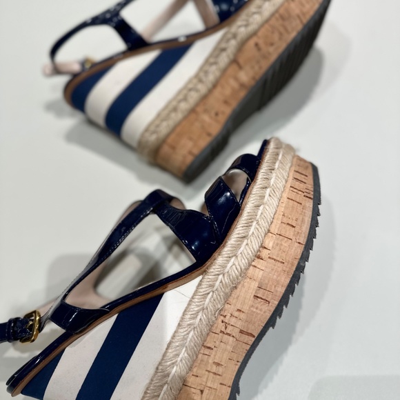 VINTAGE PRADA PATENT LEATHER - Picture 3 of 5